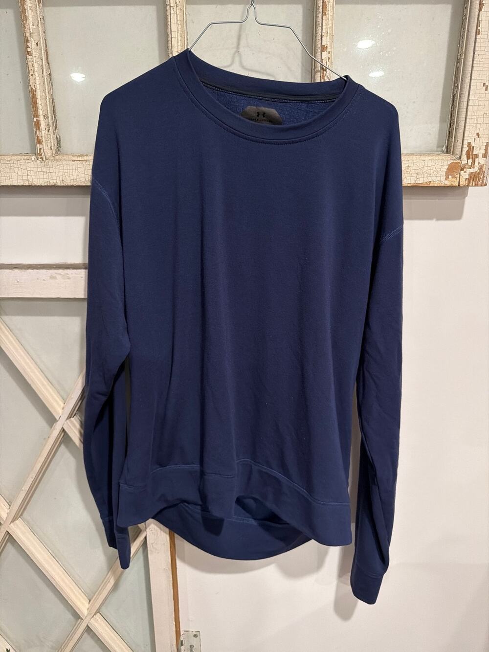 Under Armour size XL navy blue open back activewear top